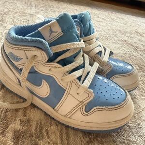 Toddler Jordan Sneakers - Blue and White